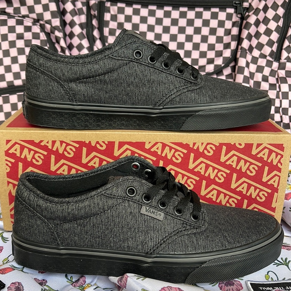 Vans WMNS Atwood
(Varsity Textile) Black/Pewter 
VN0A45J9VEJ
Sneakers